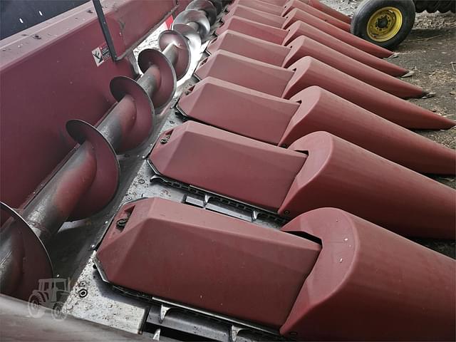 Image of Case IH 1063 equipment image 2