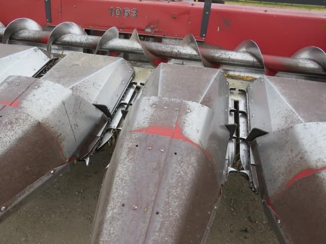 Image of Case IH 1063 equipment image 2