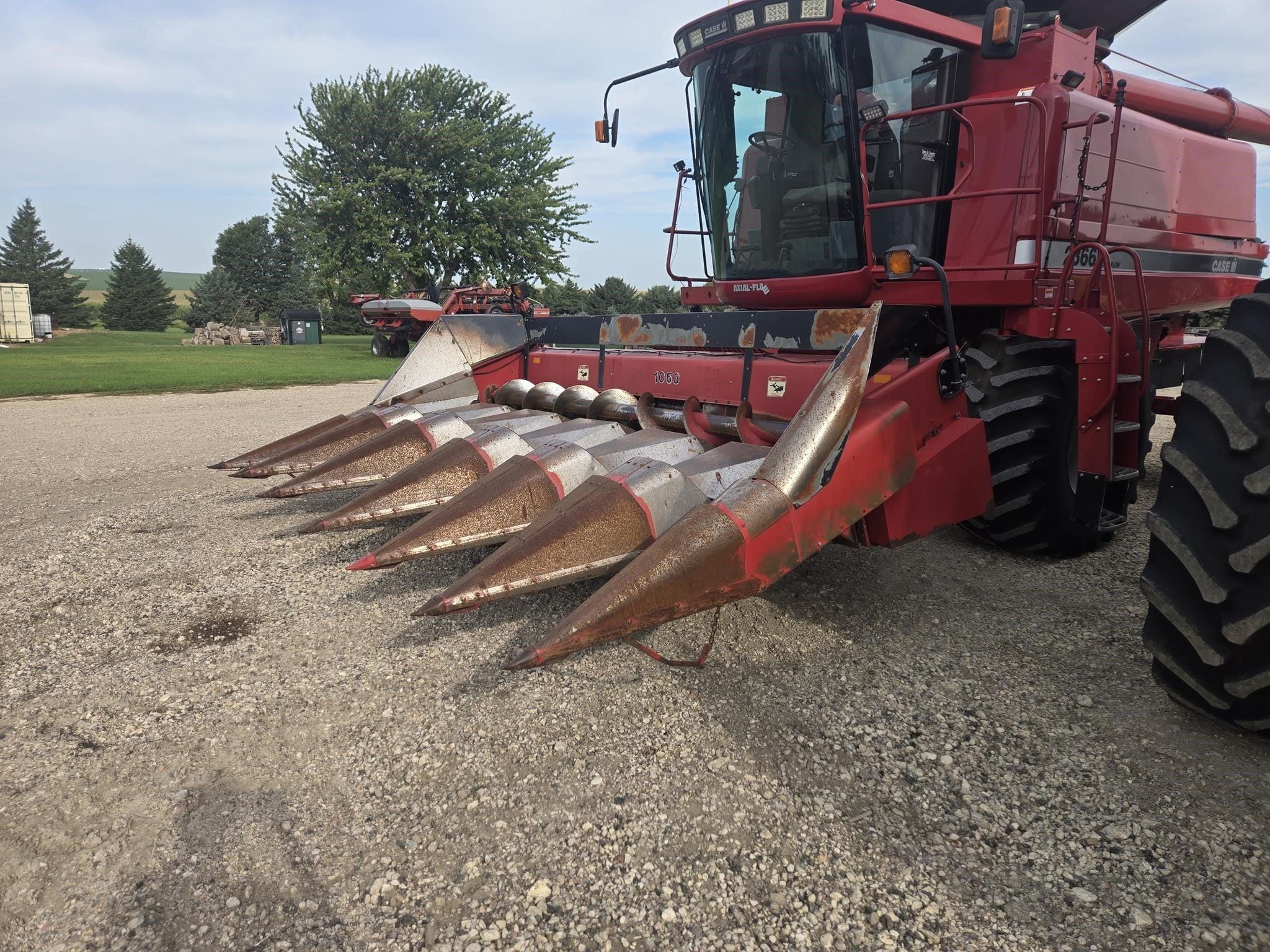 Case IH 1063 Equipment Image0