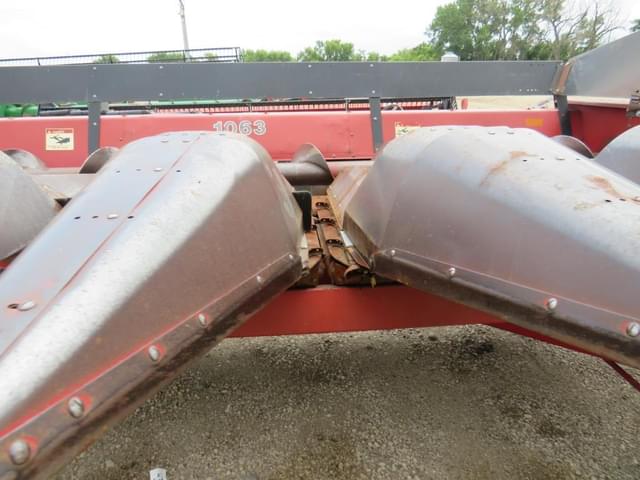 Image of Case IH 1063 equipment image 3