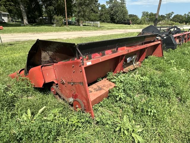 Image of Case IH 1063 equipment image 2