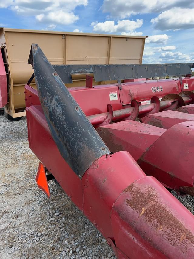 Image of Case IH 1063 equipment image 3