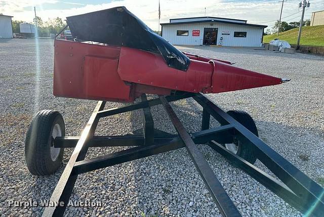 Image of Case IH 1063 equipment image 3