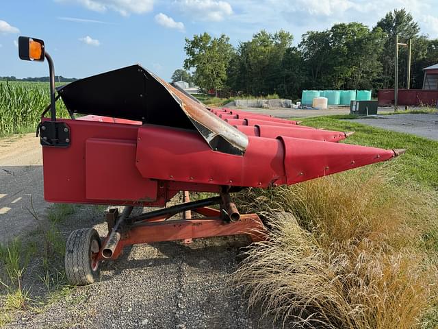 Image of Case IH 1063 equipment image 1