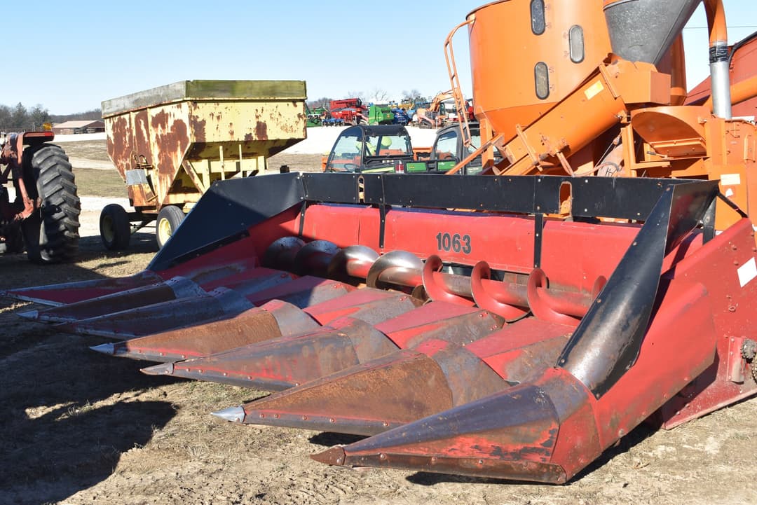 Image of Case IH 1063 Primary image