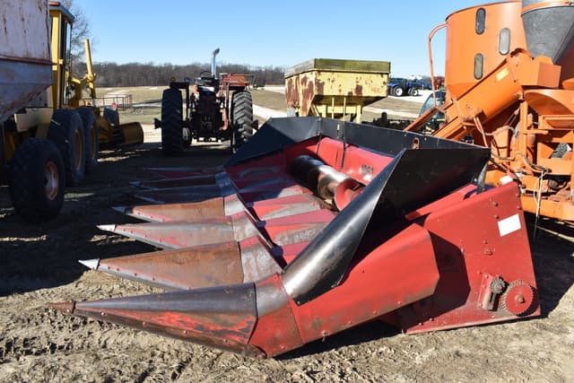 Image of Case IH 1063 equipment image 2