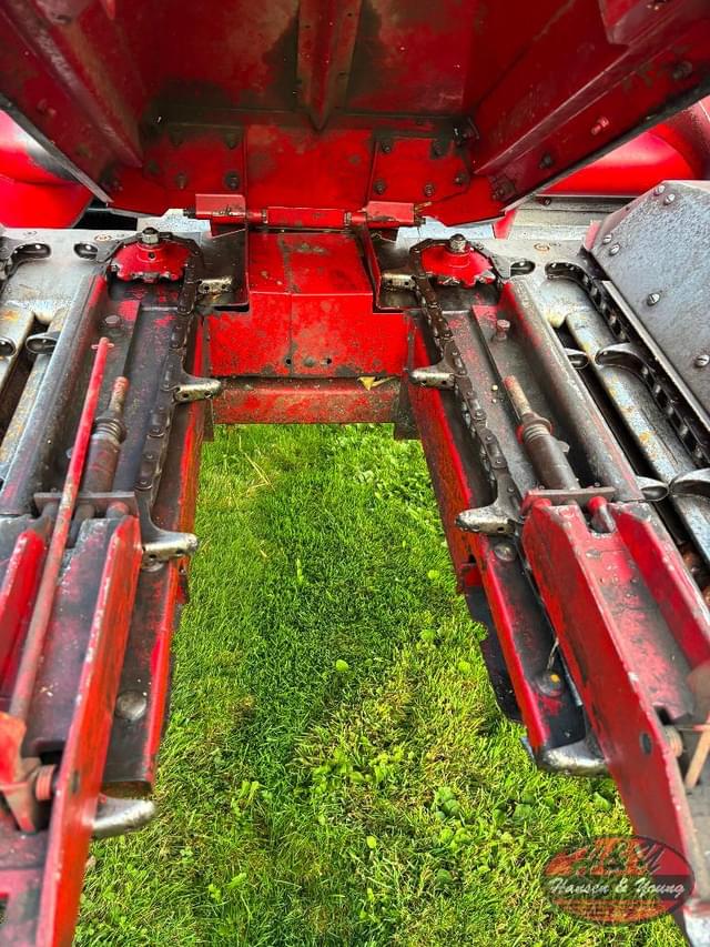 Image of Case IH 1063 equipment image 3