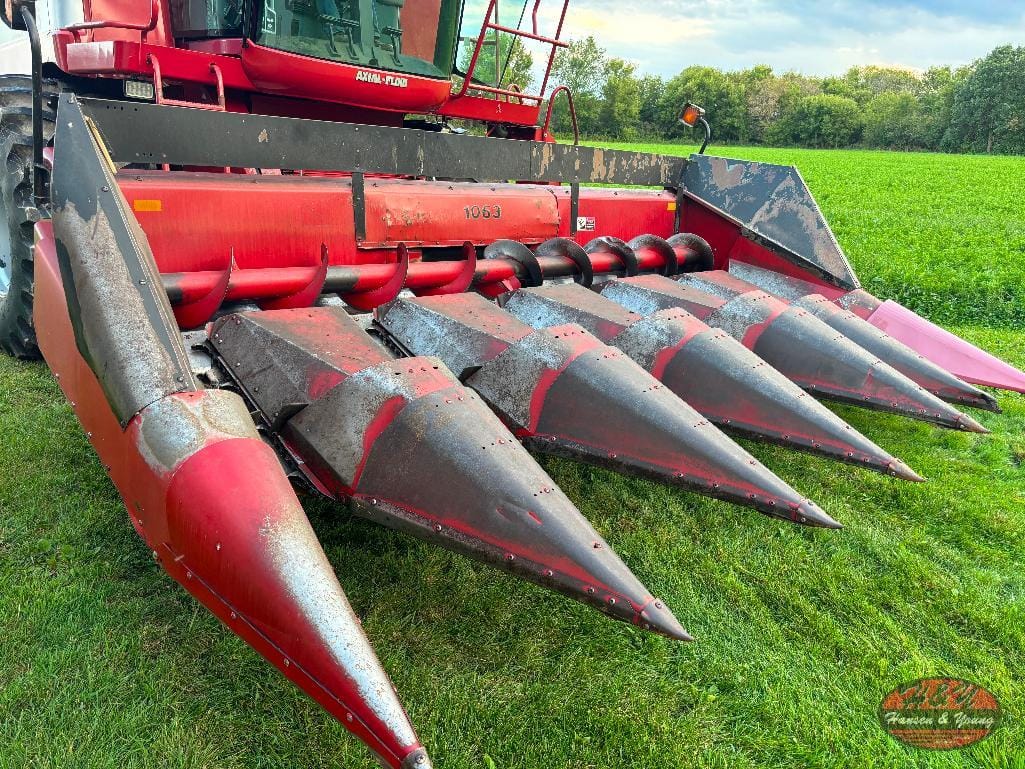 Case IH 1063 Equipment Image0
