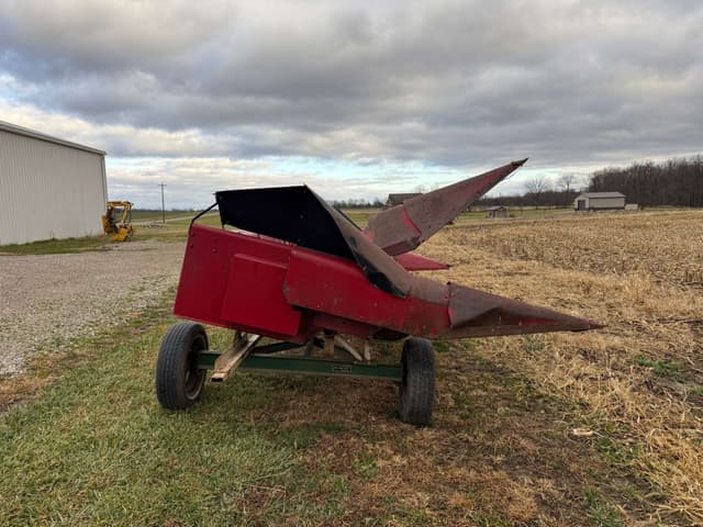 Image of Case IH 1063 equipment image 3