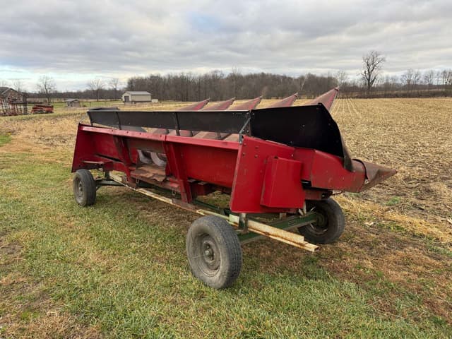 Image of Case IH 1063 equipment image 2