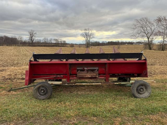 Image of Case IH 1063 equipment image 1