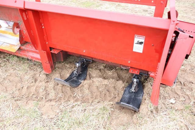 Image of Case IH 1063 equipment image 4
