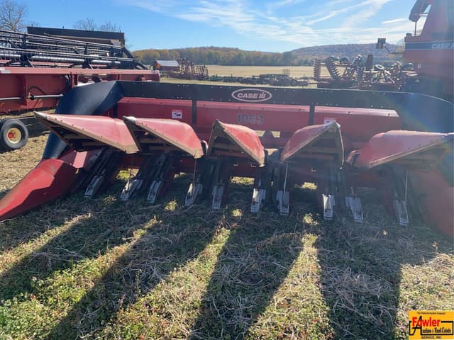 Image of Case IH 1063 equipment image 1