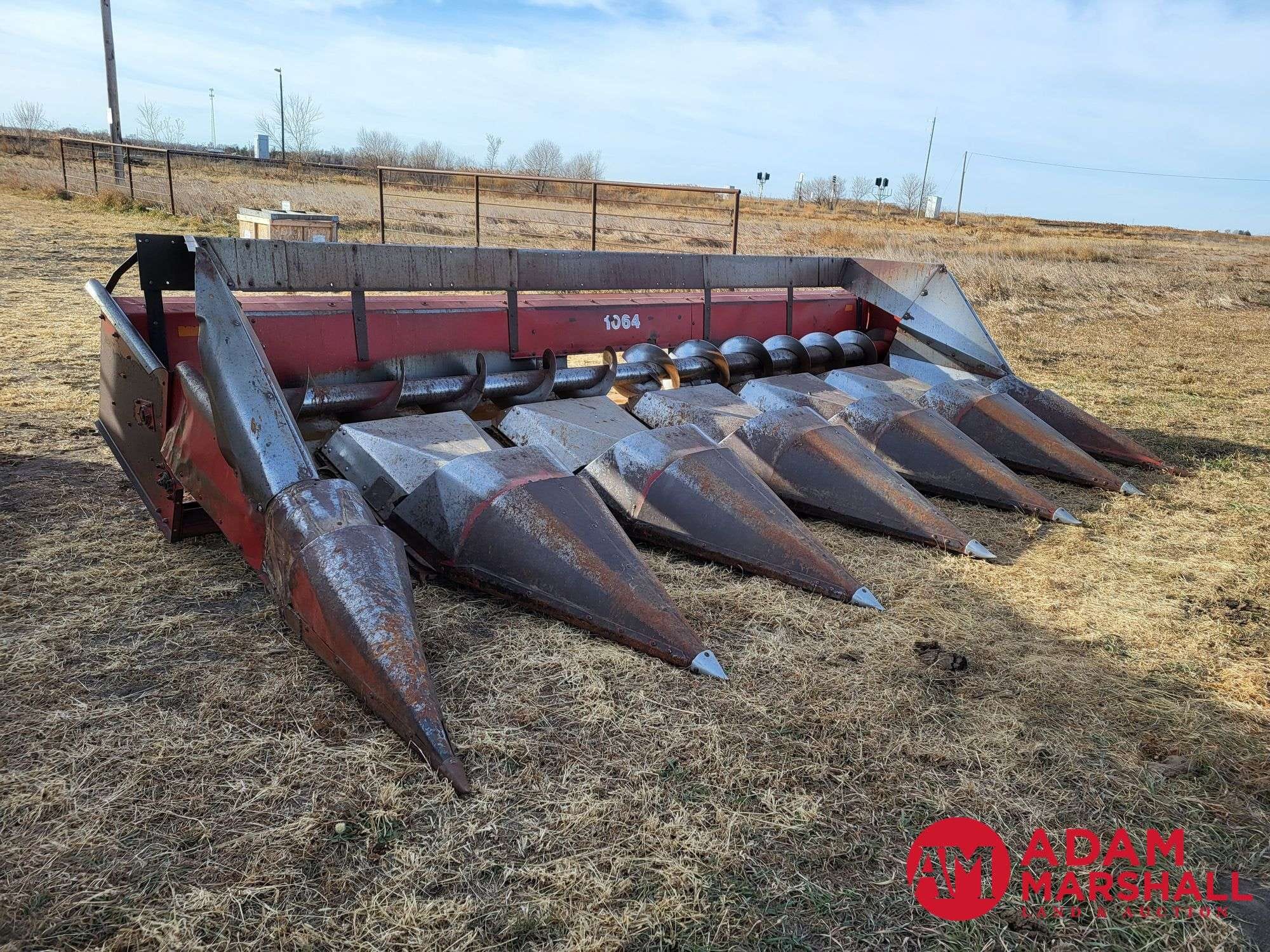 Case IH 1064 Equipment Image0