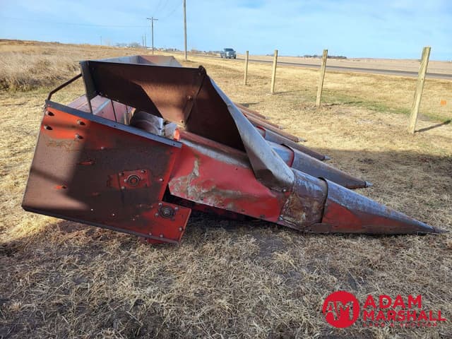 Image of Case IH 1064 equipment image 4