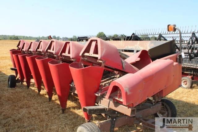 Image of Case IH 1083 equipment image 1