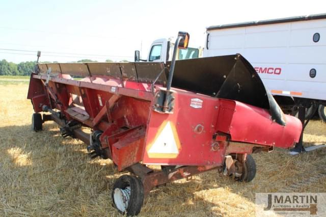 Image of Case IH 1083 equipment image 3