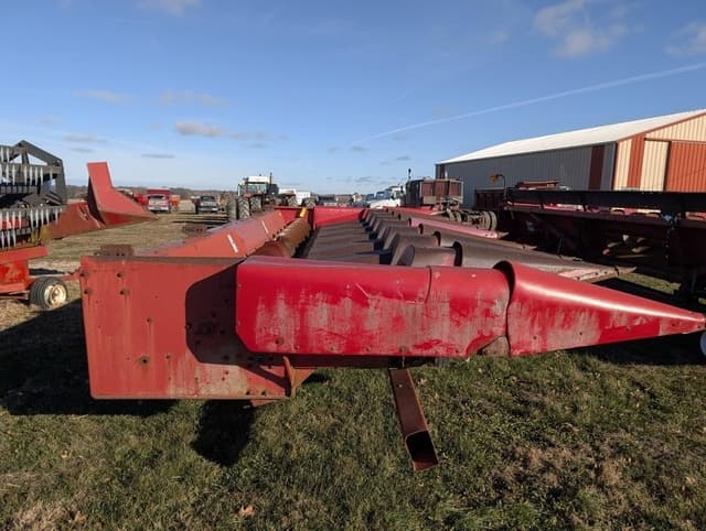 Image of Case IH 1083 equipment image 2