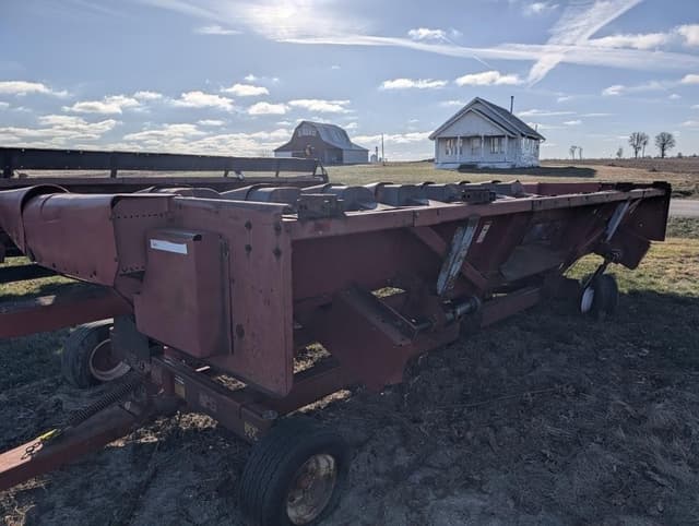 Image of Case IH 1083 equipment image 1