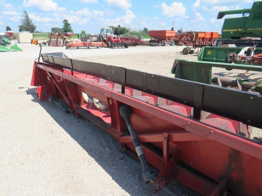 Case IH 1083 Equipment Image0