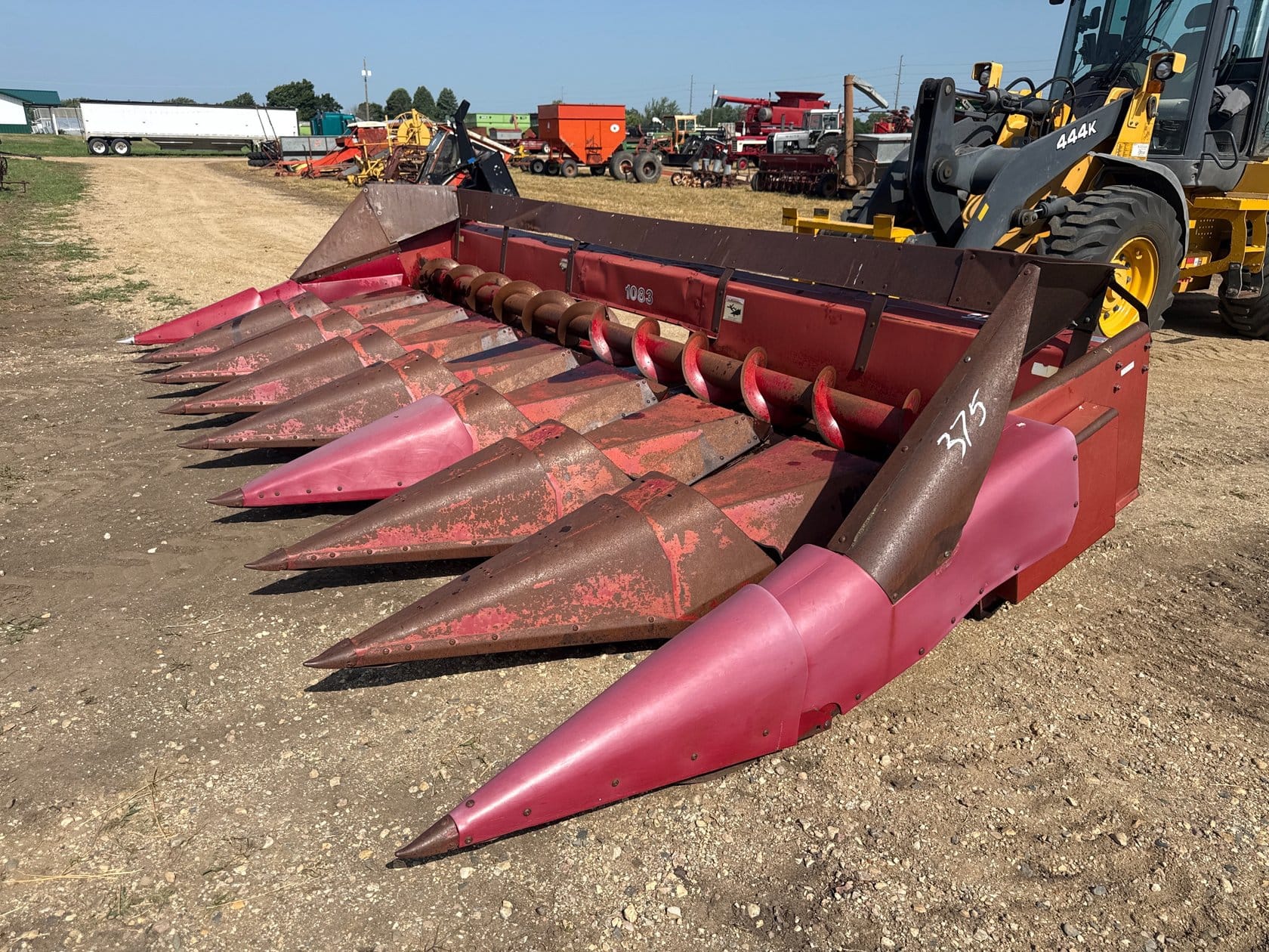 Case IH 1083 Equipment Image0