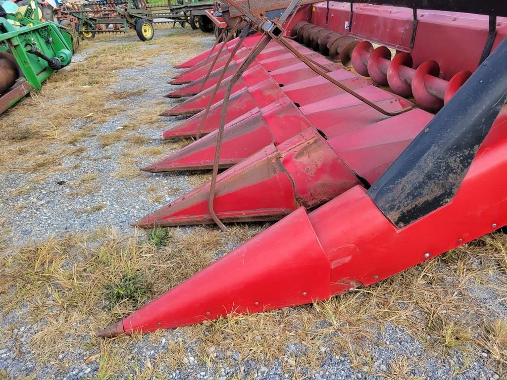 Case IH 1083 Equipment Image0