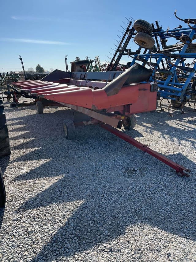 Image of Case IH 1083 equipment image 2