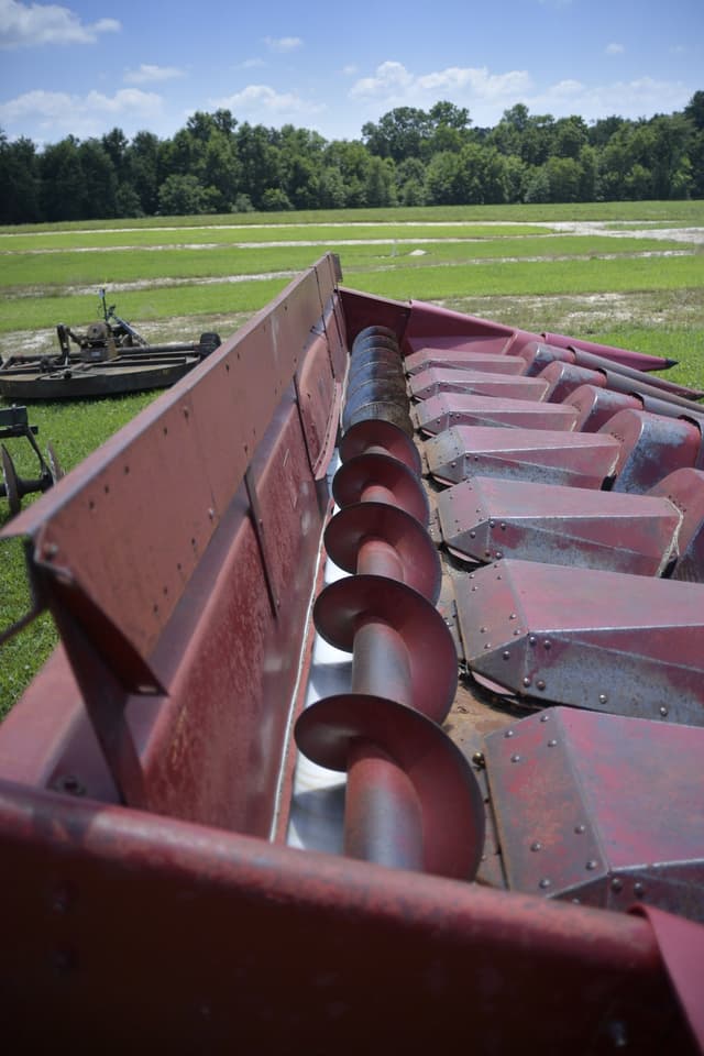 Image of Case IH 1083 equipment image 1
