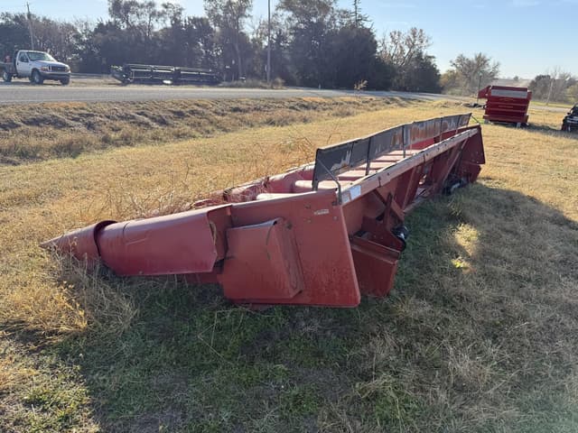 Image of Case IH 1083 equipment image 2