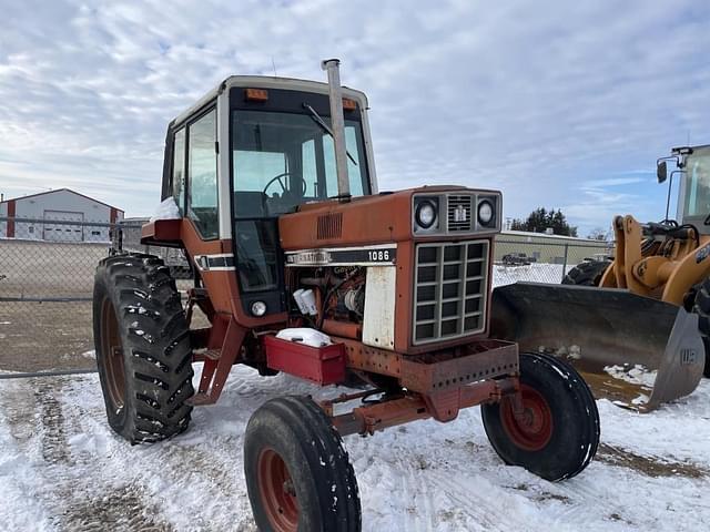 Image of International Harvester 1086 equipment image 2