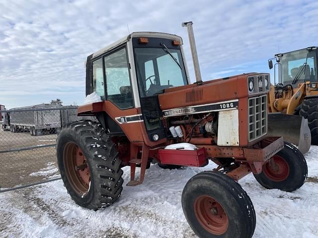 Image of International Harvester 1086 equipment image 3