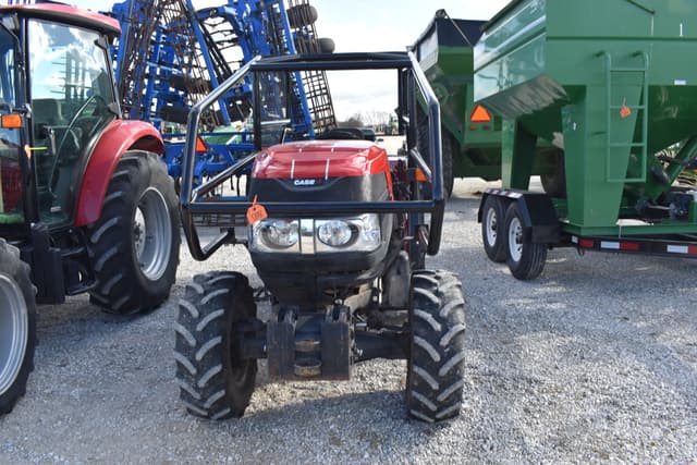 Image of Case IH Farmall 110N equipment image 2