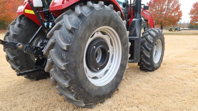 Image of Case IH Farmall 120C equipment image 3