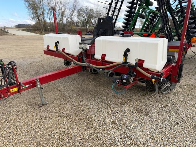 Image of Case IH 1225 equipment image 2