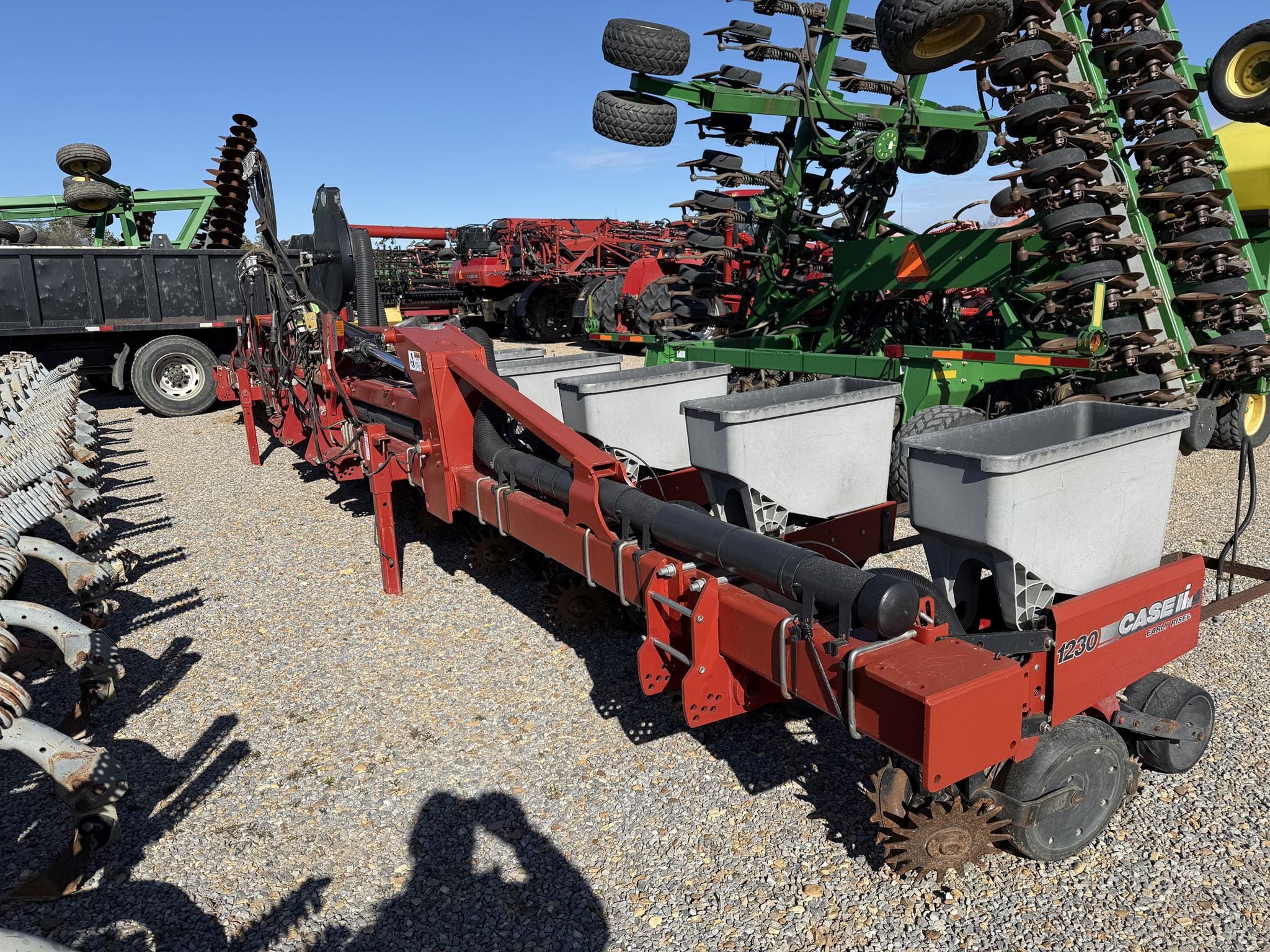 Case IH 1230 Equipment Image0