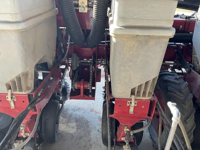 Image of Case IH 1235 equipment image 3