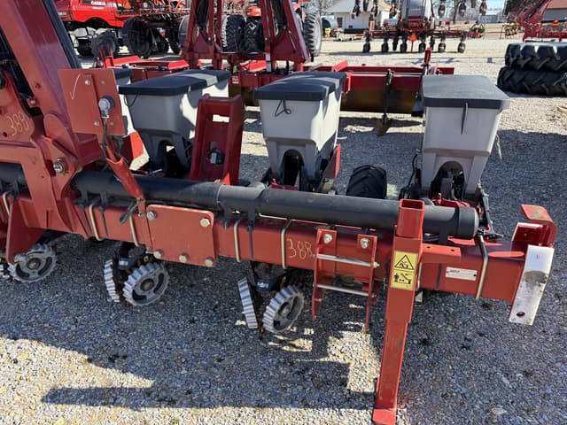 Image of Case IH 1235 equipment image 2