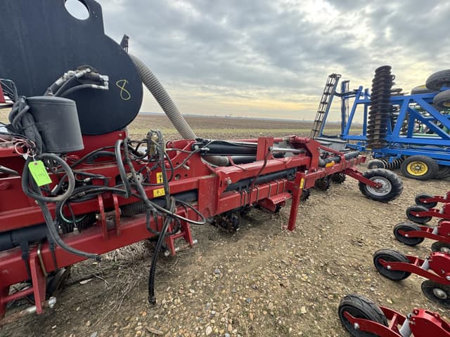 Image of Case IH 1235 equipment image 2