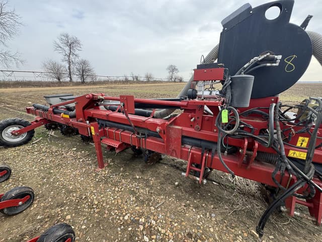 Image of Case IH 1235 equipment image 3