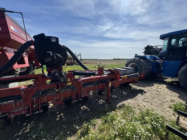 Image of Case IH 1235 equipment image 2