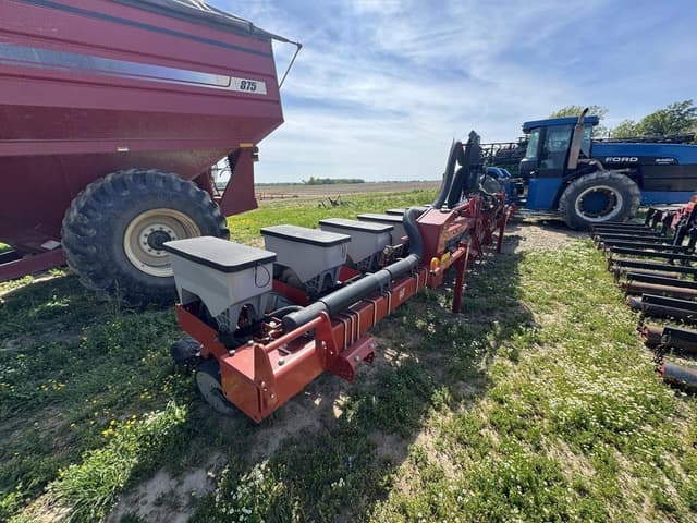 Image of Case IH 1235 equipment image 4