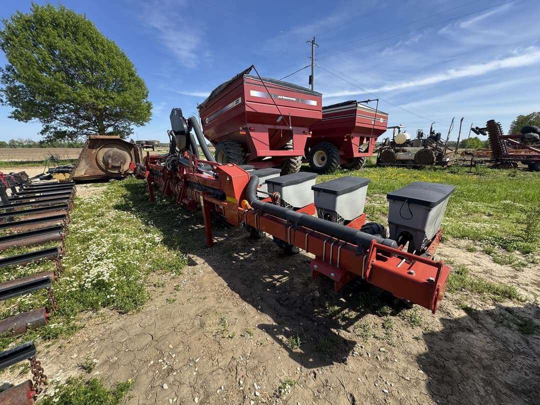 Image of Case IH 1235 Primary image