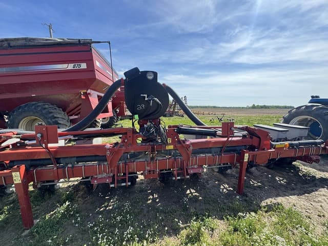 Image of Case IH 1235 equipment image 1