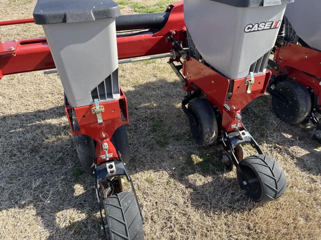 Image of Case IH 1235 equipment image 4