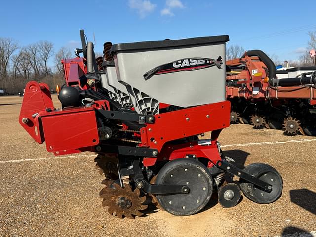 Image of Case IH 1235 equipment image 4