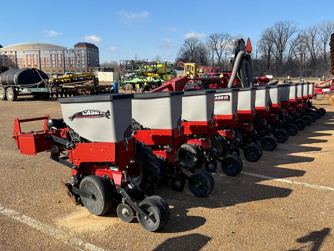 Image of Case IH 1235 Primary image