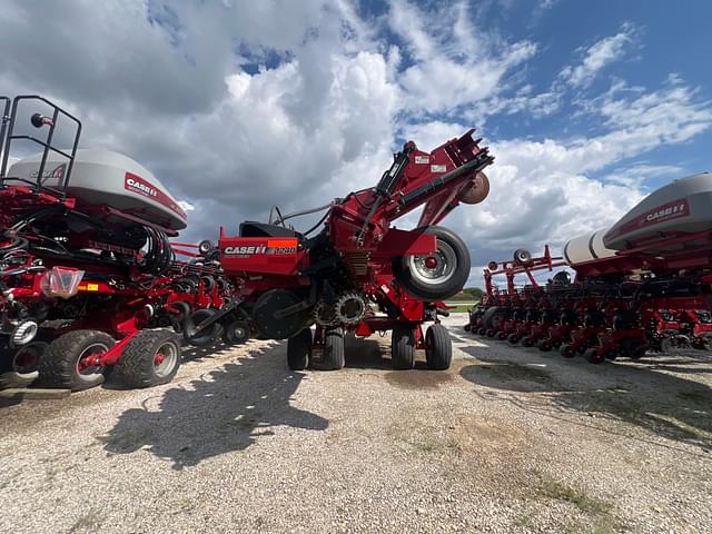 Image of Case IH 1240 equipment image 3