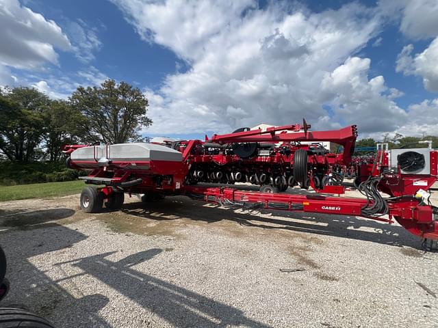 Image of Case IH 1240 equipment image 1