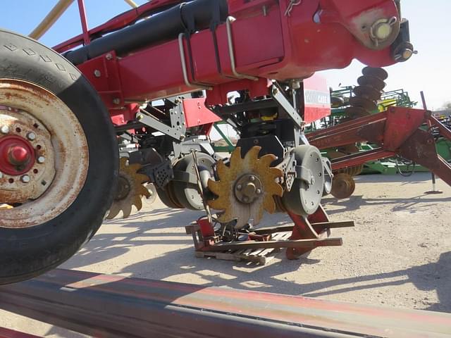 Image of Case IH 1240 equipment image 2