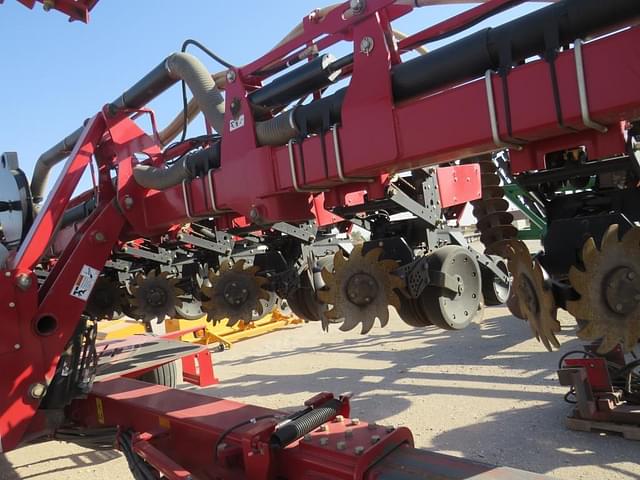 Image of Case IH 1240 equipment image 3